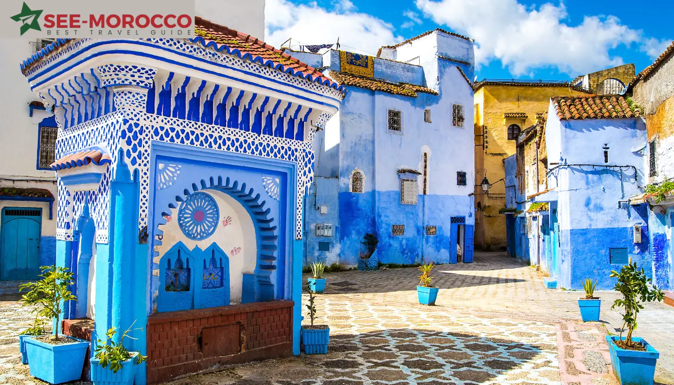 Plaza Uta el-Hammam Chefchaouen blue fountain square Morocco